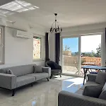 Ay Isigi アパート *