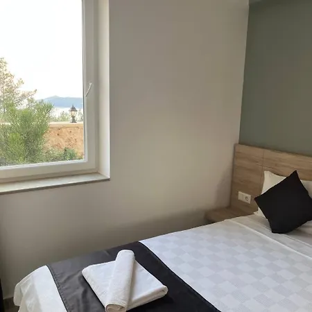 Ay Isigi Kaş