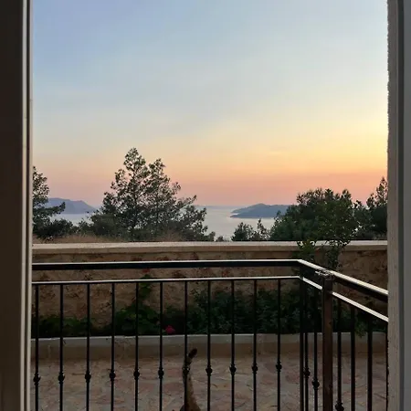 Ay Isigi Kaş