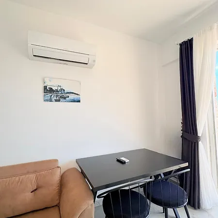 Apartament Ay Isigi *