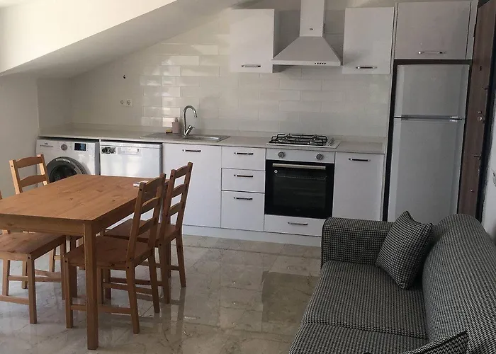 Apartman Ay Isigi Kaş