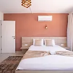 Apartament Ay Isigi *